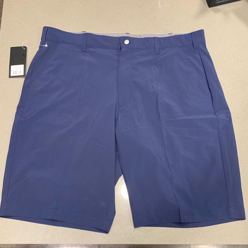 TGW Men’s 38 Golf Shorts.